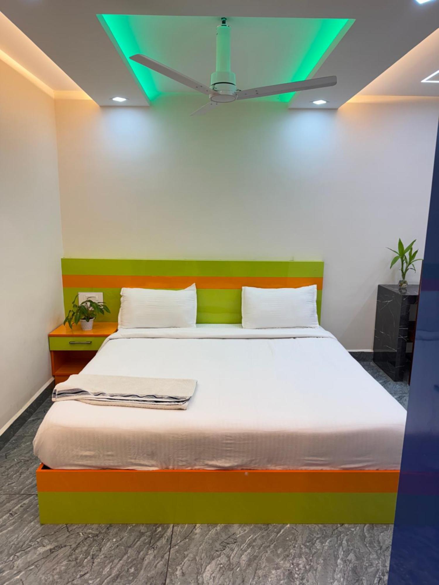 Krishnakripa Premium Residency Hotel Kochi Exterior foto