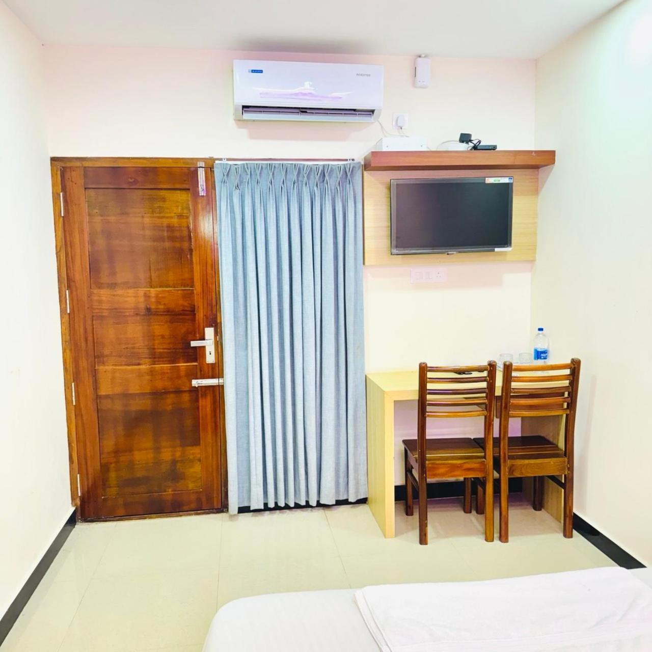 Krishnakripa Premium Residency Hotel Kochi Exterior foto